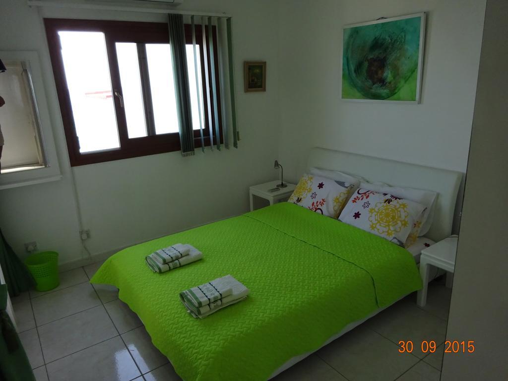Pissouri Beach Front Apartments Room photo